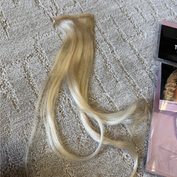 Seamless Clip Hair 16" Lightest Blonde - Picture 7 of 7